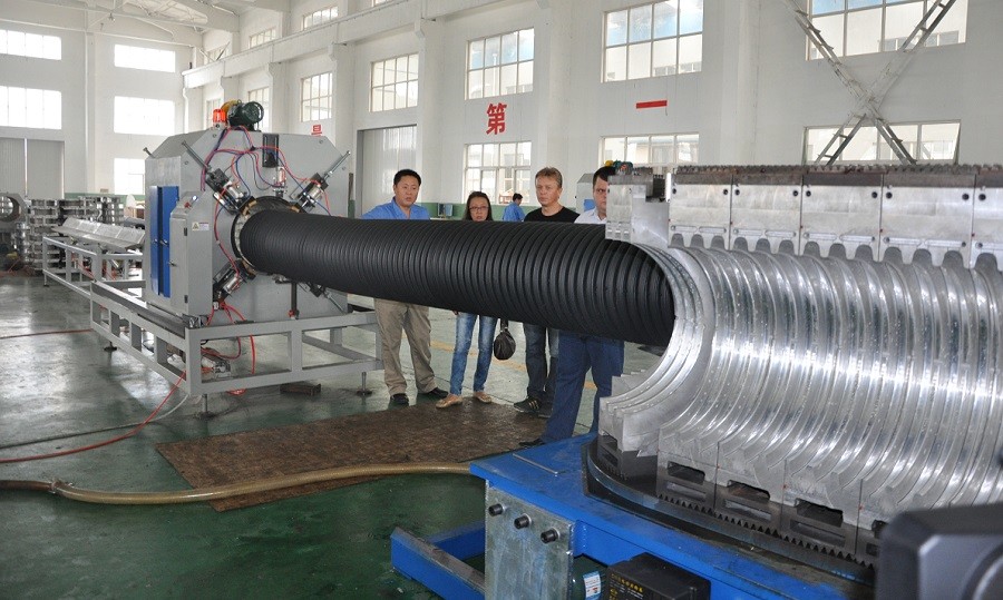 Máquina acanalada del tubo de la pared del doble SBG-500, cadena de producción doble del tubo de la pared del HDPE