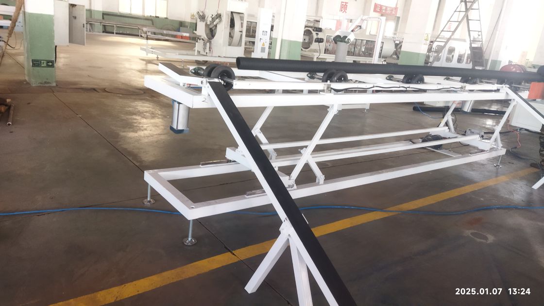 Línea de extrusión de tubería corrugada de doble pared duradera con sistema de engranaje totalmente entrelazado y diseño de un solo tornillo para una capacidad de 250-1000 kg/h