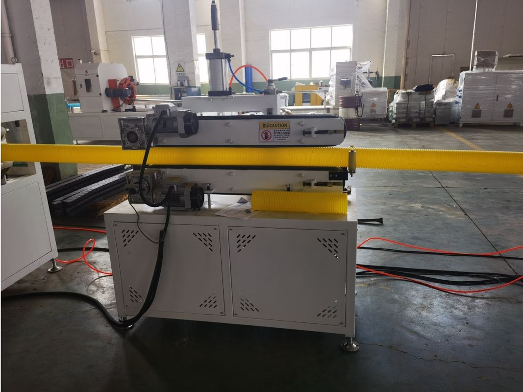 Línea de extrusión de tuberías onduladas de pared única de alimentación automática con enfriamiento por agua y producción de 1-20 m/min