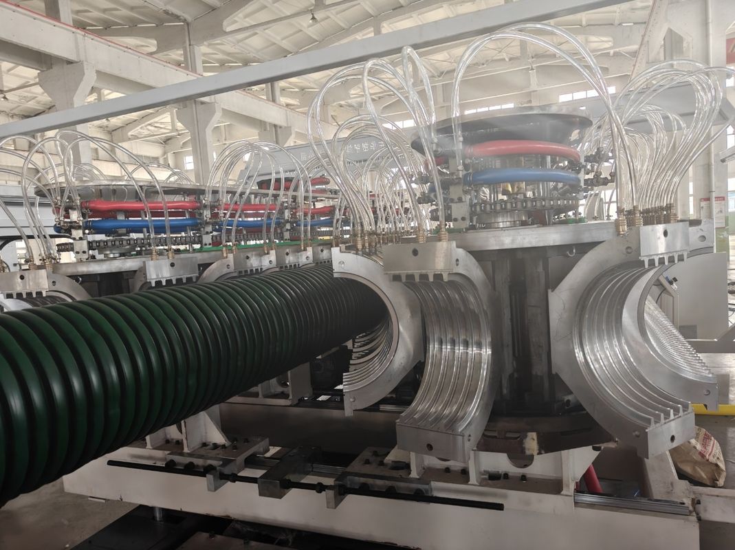 Línea de extrusión de tubos de PVC de plástico PE PP con extrusora cónica de tornillo gemelo y control de temperatura del agua reciclada
