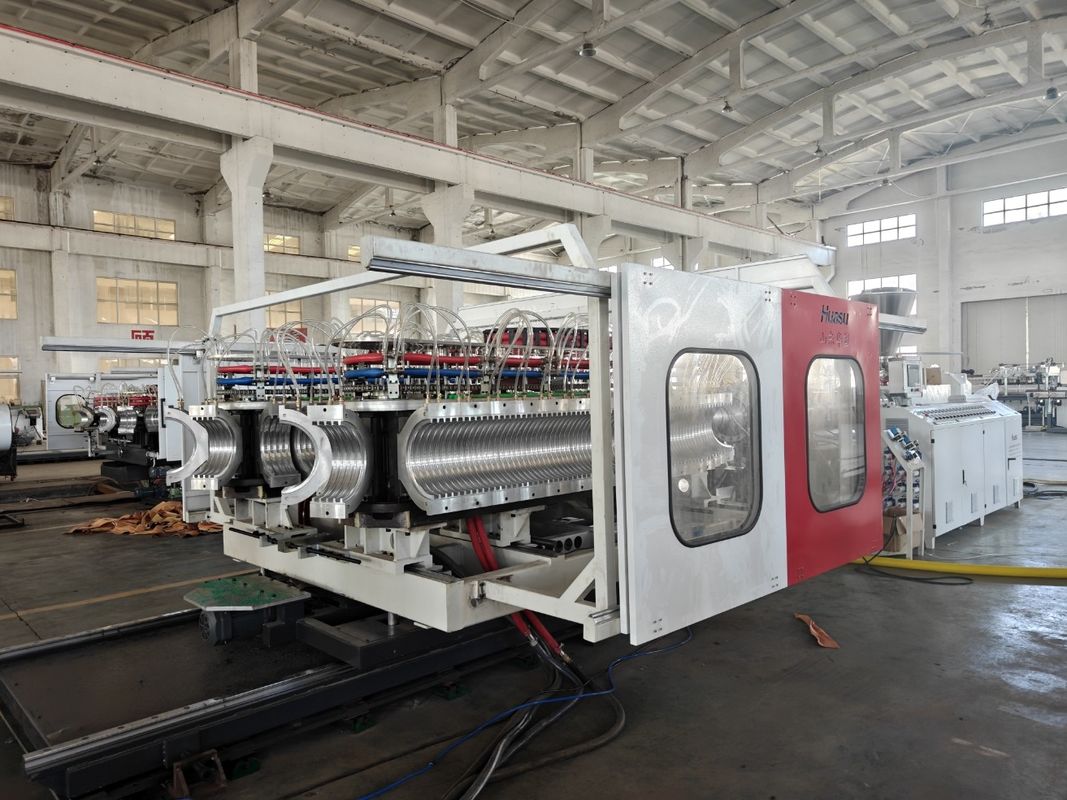 Línea de extrusión de tubos de PVC de plástico PE PP con extrusora cónica de tornillo gemelo y control de temperatura del agua reciclada