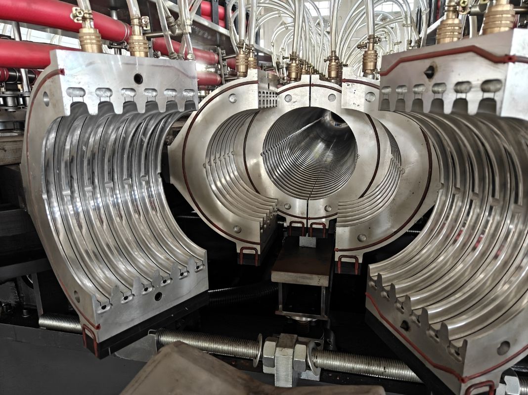 Línea de extrusión de tuberías DWC con extrusora cónica de doble tornillo para un diámetro de tubería de 32-1600 mm y una capacidad de 60-2000 kg/h