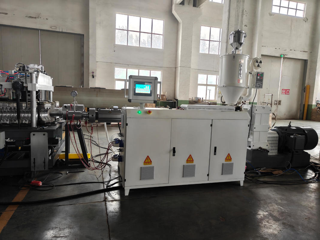 Línea de extrusión automática de tubería DWC con inversor Siemens y relé Omron para la producción de tubería corrugada de 75-250 mm