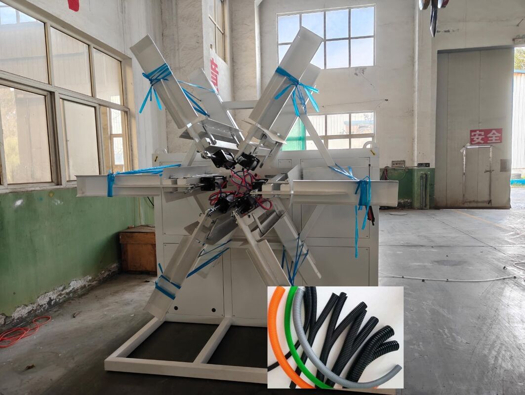 Línea de extrusión de tubería corrugada de doble pared con 48 moldes y control PLC Siemens para producción de alta eficiencia