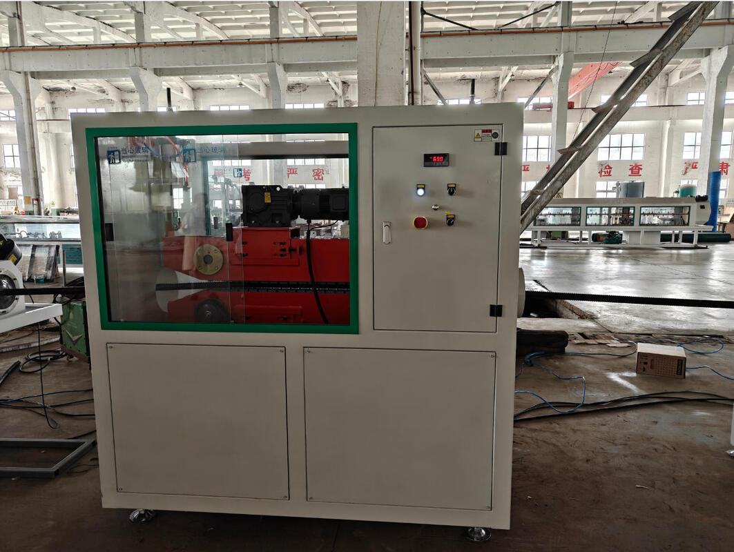 Línea de extrusión de tubería corrugada de pared simple con control PLC que ofrece operación semiautomática a totalmente automática y componentes eléctricos Schneider/Siemens