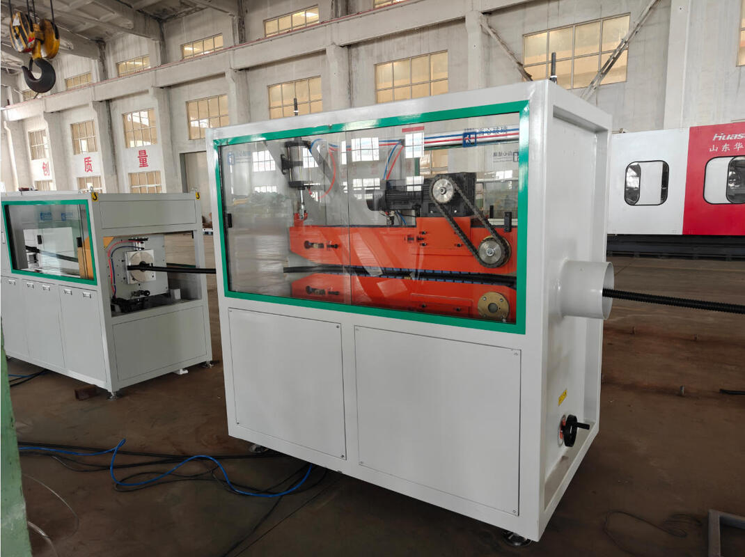 Línea de extrusión de tubos ondulados de pared única totalmente automática con enfriamiento por agua y motor Siemens para producción de alta velocidad