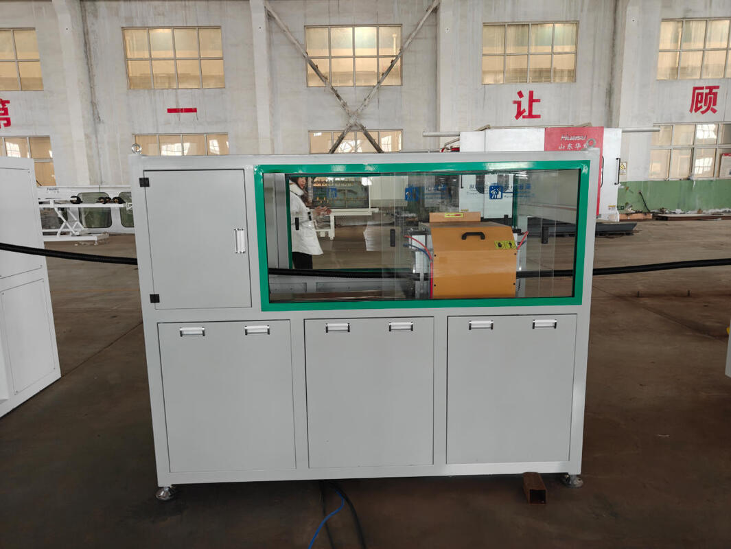 Línea de extrusión de tubería corrugada de pared simple totalmente automática con refrigeración por agua, con una producción de 40-80 kg/h para la producción de tuberías