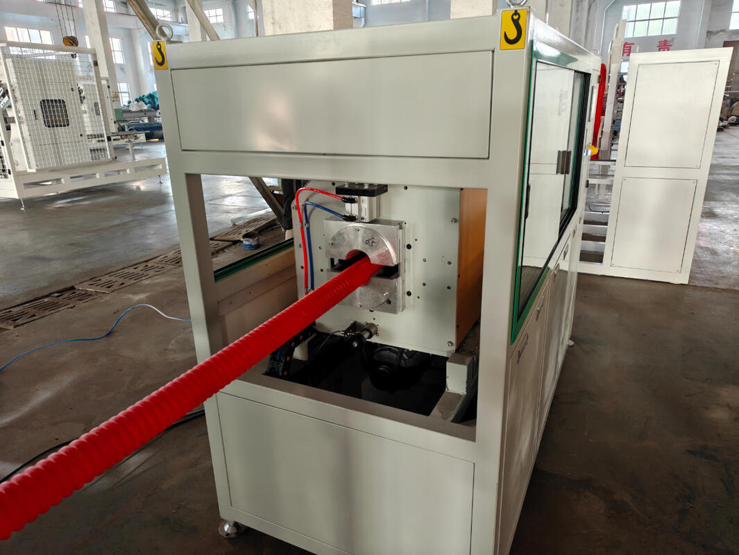 Línea de extrusión de tuberías onduladas de pared única de enfriamiento por agua con un rango de diámetro de tubería de 16 mm-1600 mm y una alta precisión