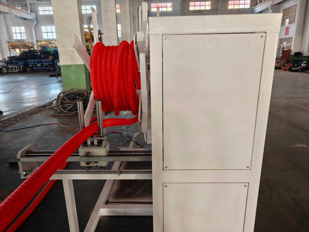 Línea de extrusión de tubería corrugada de pared simple para sistema de enfriamiento por agua para procesamiento de plástico PE con material de barril 38CrMoAlA