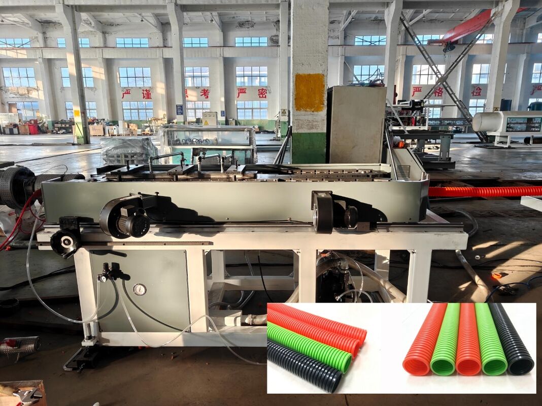 Línea de extrusión de tuberías onduladas de pared única con control PLC, manguera de agua de acero de alta calidad y electricidad principal de Siemens/Schneider