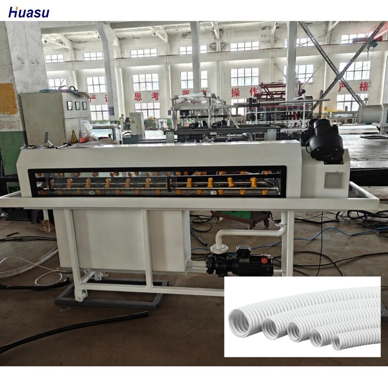 Línea de producción de tuberías corrugadas de pared simple con control PLC para materias primas de PP PE PVC que garantiza la producción y la consistencia