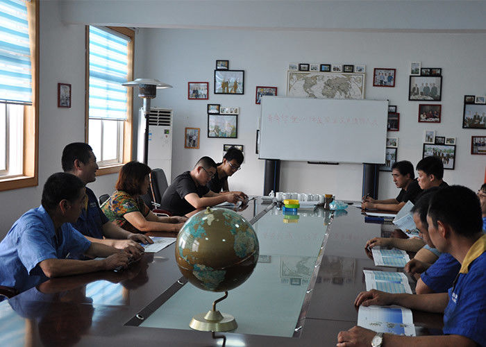 La pared del doble del drenaje del alcantarillado acanaló la línea de la protuberancia del tubo para las calles de los campos