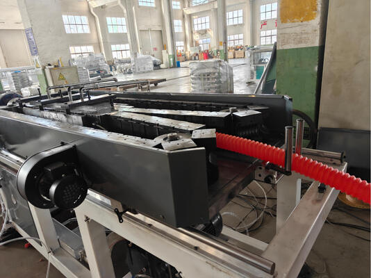 Single Wall Corrugated Pipe Extrusion Line with Water Cooling Siemens Main Motor and PLC Control System